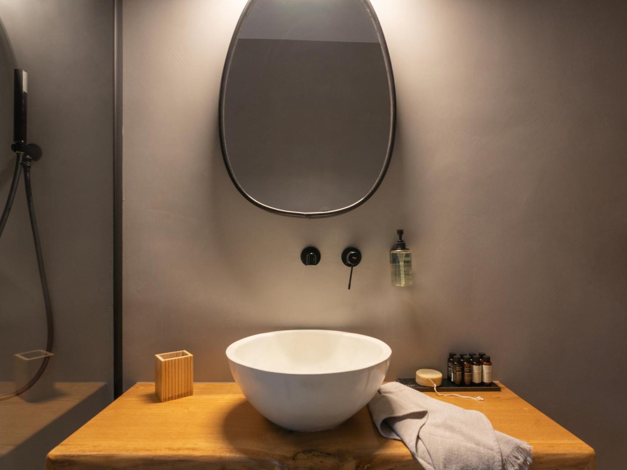 Kourmas Suites Limeni Ngoại thất bức ảnh